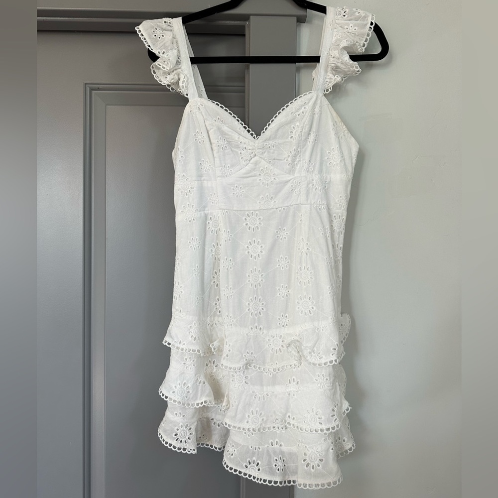 Tag cut but white selfie Leslie dress